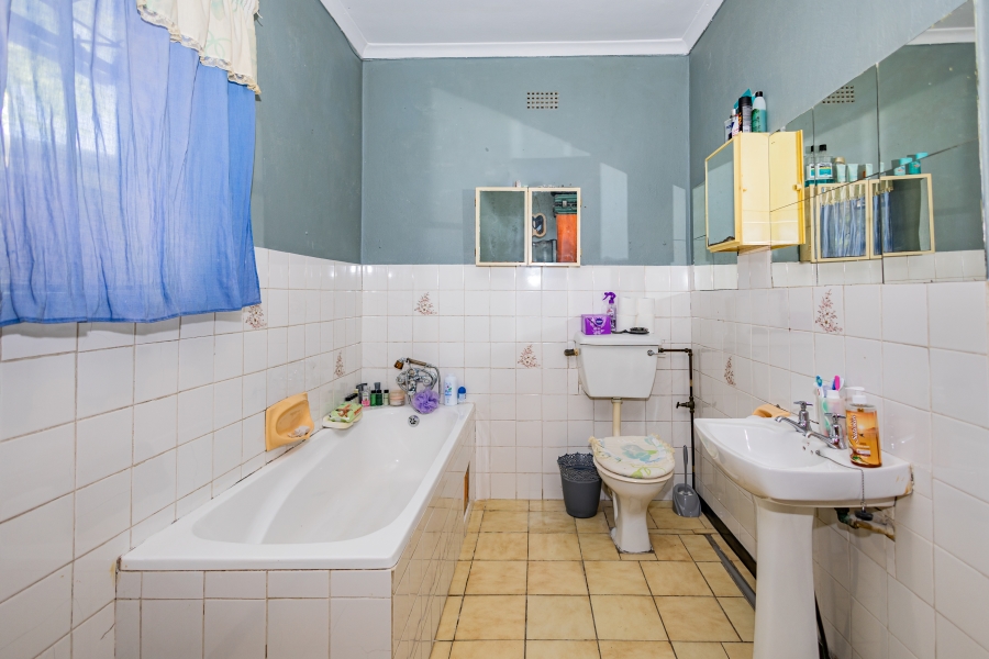 5 Bedroom Property for Sale in Peerless Park Western Cape